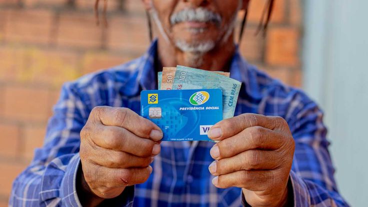 Revisão por Pontos e Idade: Quem se Beneficia em 2025?