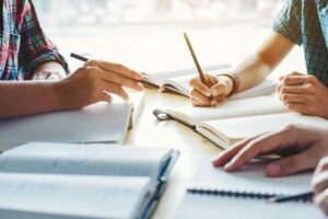 Licença para Estudo: Existe Previsão Legal no Brasil? Quando o Trabalhador Pode Solicitar?