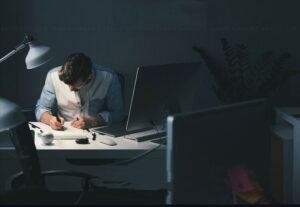 Adicional Noturno: O Que É, Como Calcular e Quem Tem Direito